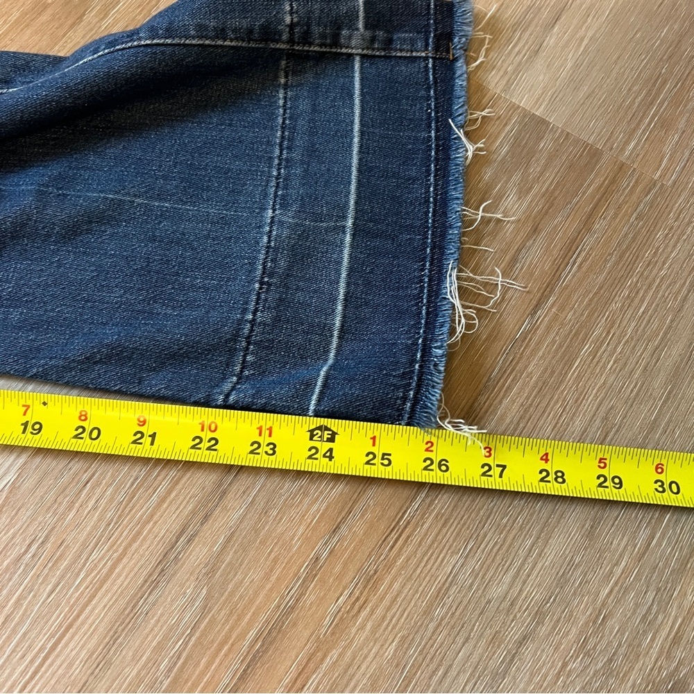 7 For All Mankind Cropped Ali Jeans Dark Wash Frayed Hem Size 26 seven - Picture 5 of 8